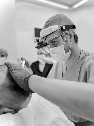 Tratamiento Quirurgico  Proceso Inicial Trasplante Doctor Javier de Teresa Clinica injerto capilar granada